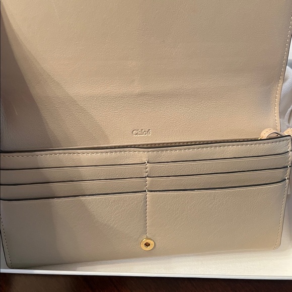 Chloé Beige Leather Wallet EUC the leather on this wallet is like butter! - Picture 13 of 16